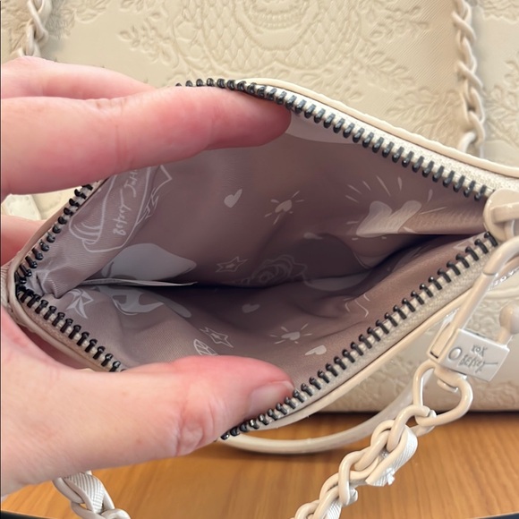 🎃👻Betsey Johnson 👻🎃Cream Tote Bag w/ Studded Detailing Clutch Inside NWT - Picture 13 of 15